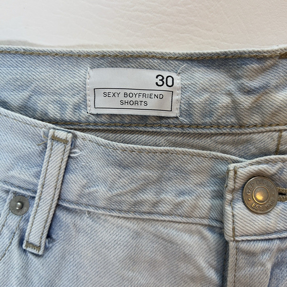 GAP 1969 Jeans Shorts Women S.30 Sexy Boyfriend Light Blue Mid-Rise Cut-Off Hem - Picture 7 of 7